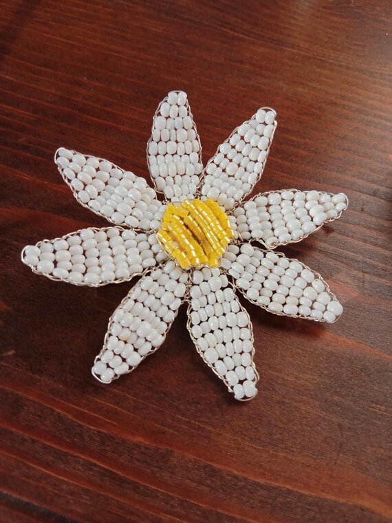 デイジーブローチ - Etsy 日本