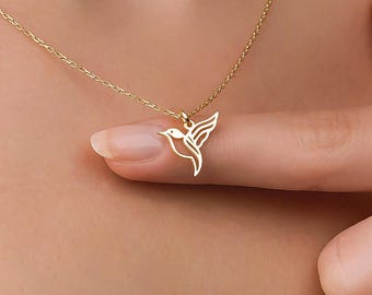 Collar Colibrí • Baño de oro sobre plata de ley • Colgante de ave • Delicado dije de animal • Un regalo significativo para ella