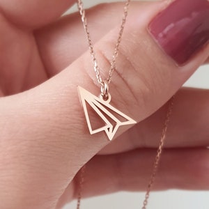 Collana con aeroplano di carta argentato, ciondolo con aeroplano, gioiello origami, regalo unico per figlia, assistente di volo, hostess, sorella, regalo di viaggio