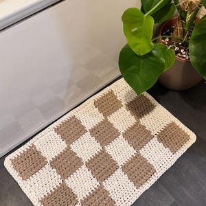 Checkerboard Bath Mat Crochet Pattern: Chunky Beginner Rug (PDF Download)