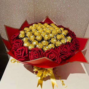 Red Raffaello Chocolate Bouquet with Roses Red Raffaello Chocolate Bouquet with Roses