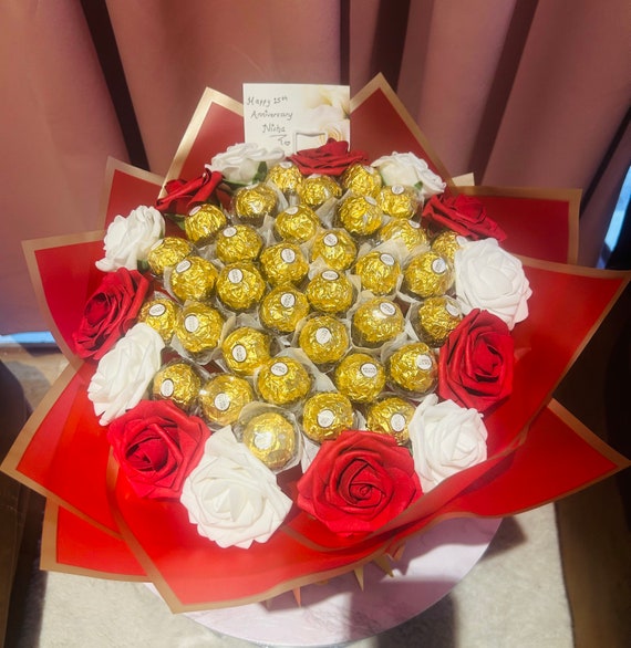 Red Raffaello Chocolate Bouquet with Roses Red Raffaello Chocolate Bouquet with Roses