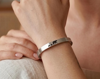 Custom Mama Bear Cuff • Bracelet Gift For Mama • Personalized Bracelet For Grandma With Kids Names • Gift For Mom Bracelet Bangle for Wife