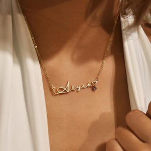 Collar con nombre en oro de 18 quilates y piedra de nacimiento • Collar con nombre y piedra de nacimiento • Joyas delicadas con nombre • Placa con nombre y piedra de nacimiento • Regalo de cumpleaños para ella