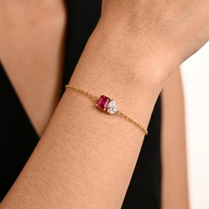 Bracelet personnalisé deux pierres • Bracelet de pierres précieuses Toi et Moi • Bracelet de pierres de naissance personnalisé délicat • Cadeau d'anniversaire pour femme • Cadeaux pour maman