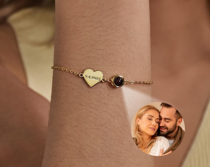 Personalised Name Bracelet with Photo • Projection Bracelet for Women • Engraved Heart Picture Bracelet Mother's Day Gift • Memorial Jewelry