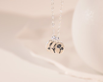 Geburtsblume Ovale Scheibe Halskette • Winzige Geburtsblume Halskette • Kombinierte Monat Floral Charm Halskette Schmuck • Geschenk für Mama Geschenk für Sie