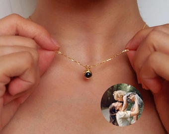 Muttertagsgeschenk Personalisierte Blasenprojektions-Halskette • Kundenspezifische Fotoprojektions-Halskette • Gedenkanhänger • Bild im Schmuck
