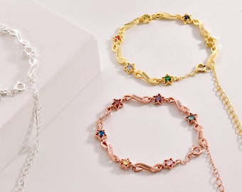 Pulsera de piedra de nacimiento para mamá • Pulsera de piedra de nacimiento grabada para mujeres • Pulsera familiar • Pulsera de piedra de nacimiento delicada • Pulsera de amistad