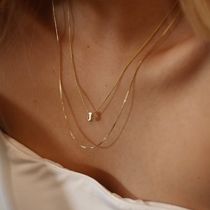 Collar de letras con iniciales chapadas en oro de 18 quilates • Collar con iniciales personalizadas • Collar con letras personalizadas • Regalo de cumpleaños de San Valentín • Regalo para ella