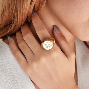 Anillo de monograma de signeto personalizado • Anillo de letrero inicial personalizado • Anillo de declaración • Anillo de letrero grabado • Regalo para ella • Anillos para mamá