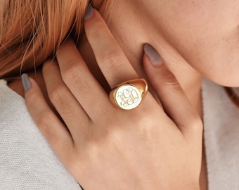 Personalisierter Ring mit Monogramm • Personalisierter InitialRing • Statement Ring • Gravierter Signet Ring • Geschenk für Sie • Ringe für Mama