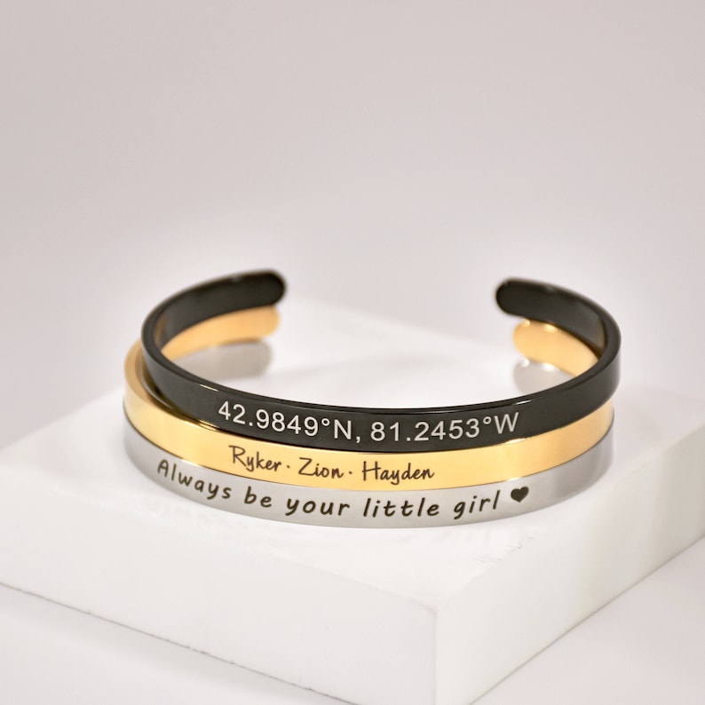 Bracelet manchette personnalisé Bracelet personnalisé Cadeau inspirant Manchette gravée Bracelet avec dicton personnel Bijoux unisexes à message caché image 1