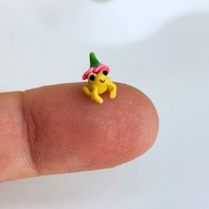 Micro Frog Sculpture, Mini Frog Figurine, Dollhouse Miniature, Fairy Garden Miniature, Frog Gifts for Woman,