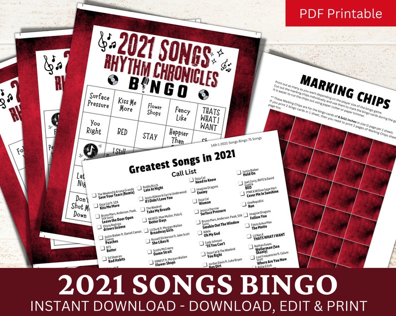 Puede incluir: Una tarjeta de bingo imprimible con las mejores canciones de 2021. La tarjeta tiene un fondo rojo con texto blanco y un dise&ntilde;o de nota musical en blanco y negro. La tarjeta incluye t&iacute;tulos de canciones como "Surface Pressure", "Kiss Me More", "Flower Shops", "Fancy Like", "Happier Than", "Stay", "Bed", "You Right", "I Still" y "That's What I Want".