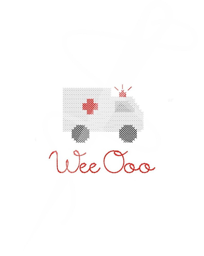 Pu&ograve; includere: Un'ambulanza bianca con una croce rossa e una luce rossa lampeggiante in cima. Le parole "Wee Ooo" sono scritte in rosso sotto l'ambulanza.