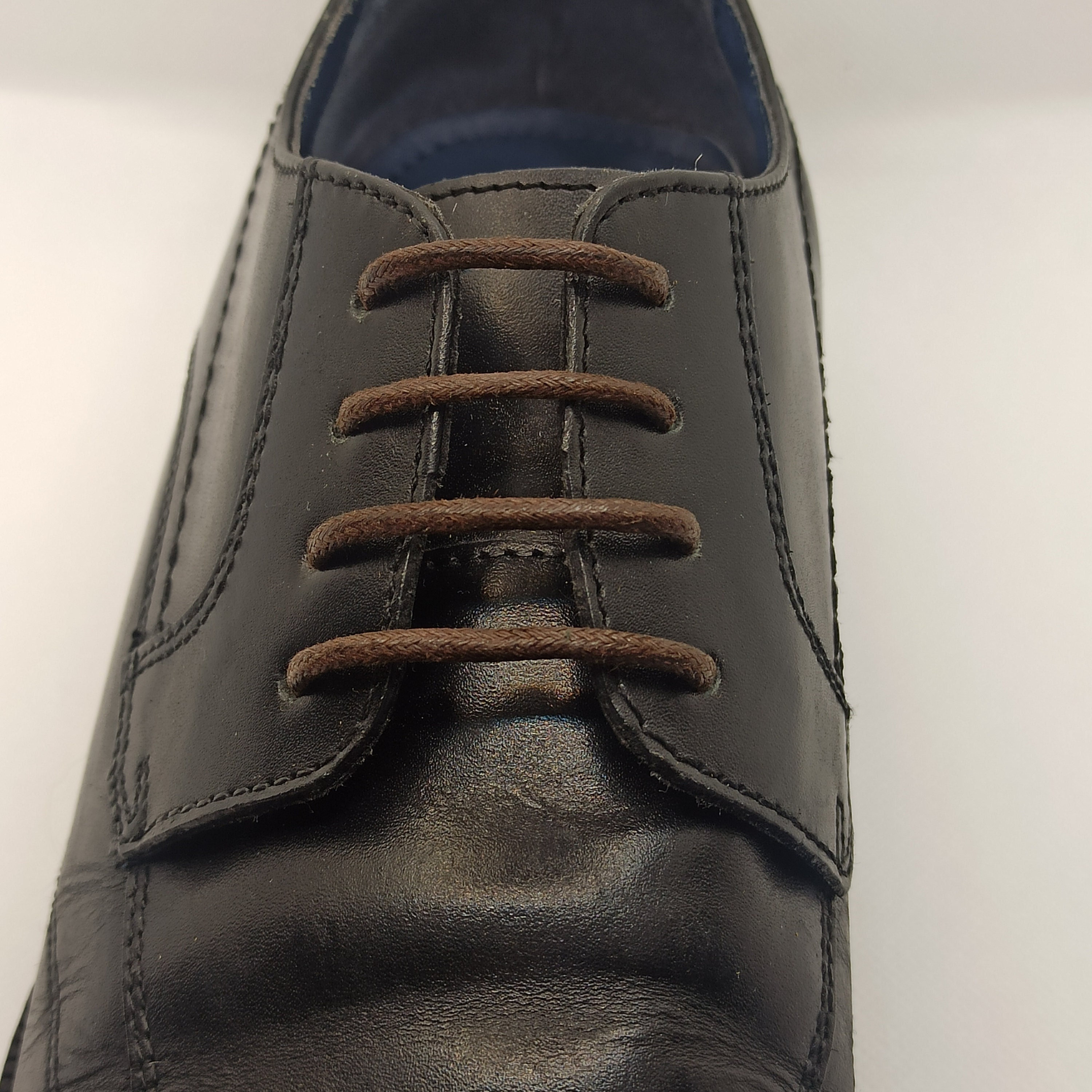 Lacets Ronds Cirés Bordeaux Pour Chaussure De Ville Homme En Cuir