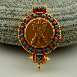 Hand Made The Conch Shell Tibetan Buddhist Silver Pendant Ghau Pendant Prayer Box Jewelry from Patan, Nepal
