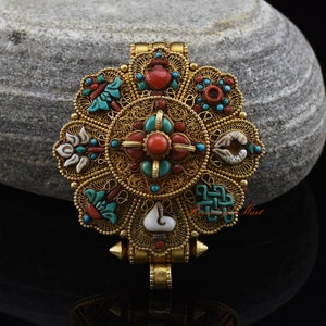Beautiful Quality Ashtamangala 8 Auspicious Symbols Gold Plated Silver Tibetan Ritual Hand Made Ghau Pendant Prayer Box from Patan, Nepal