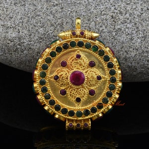 Beautiful Quality Hand Made Vishwa Vajra / Bishwa Bajra Gold Plated Silver Tibetan Religious Ghau Pendant Prayer Box from Patan, Nepal