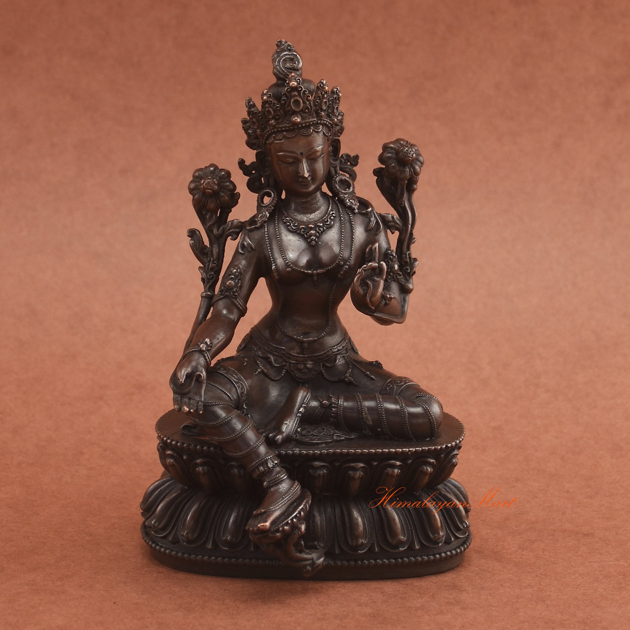 Fijne kwaliteit koperlegering met oxidatieafwerking Tibetaans boeddhisme Groene tara/dholma-standbeeld Rupa uit Patan, Nepal