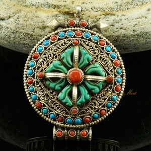 Beautiful Quality Bishwa Bajra Crossed Dorje Silver Tibetan Ritual Hand Made Ghau Pendant Prayer Box from Patan, Nepal