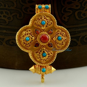 Hand Made Tibetan Buddhist Gold Plated Silver Pendant Ghau Pendant Prayer Box Jewelry from Patan, Nepal