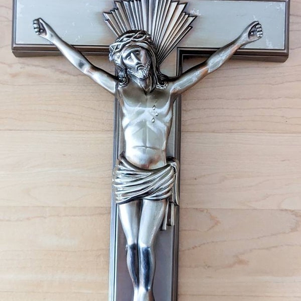 Vintage Parson Crucifix Cross Christian brass Jésus mid century church in good vintage condition 14" h x 7,5"w Free Shipping in USA & CANADA