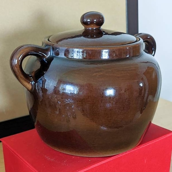1950s Beauceware Quebec number 3513 magnificent glazed Beans pot lidded brown 7"h x 10"w Céramique de Beauce Free Shipping USA-CANADA