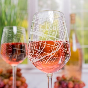 St. Louis Wine Glass, St. Louis MO Wine Glass Gift, Engraved City Map Glass, St. Louis Missouri Gift, Housewarming Gift for Her, Wine Gift