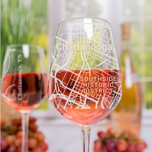 Chattanooga Wine Glass, Chattanooga TN Wine Glass Gift, Engraved City Map Glass, Chattanooga Tennessee Gift, Housewarming Gift for Her