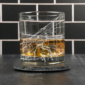 Cleveland Whiskey Glass, Cleveland OH Rocks Glass Gift, Engraved City Map Glass, Cleveland Ohio Gift, Housewarming, Gifts for Him