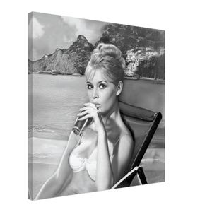 Decoración de pared con glamour retro de los años 60 en blanco y negro de Brigitte Bardot / Impresión artística vintage de la Riviera Francesa (lienzo, marco o impresión artística) imagen 1