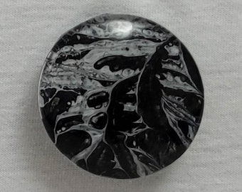 Large artful magnet Black & White lines and bubbles