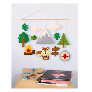 Banner de fieltro para decoración de ardillas, arte de pared con temática de campamento, decoración de animales de fieltro para habitación de niños, decoración de guardería de ardillas con banner con nombre personalizado