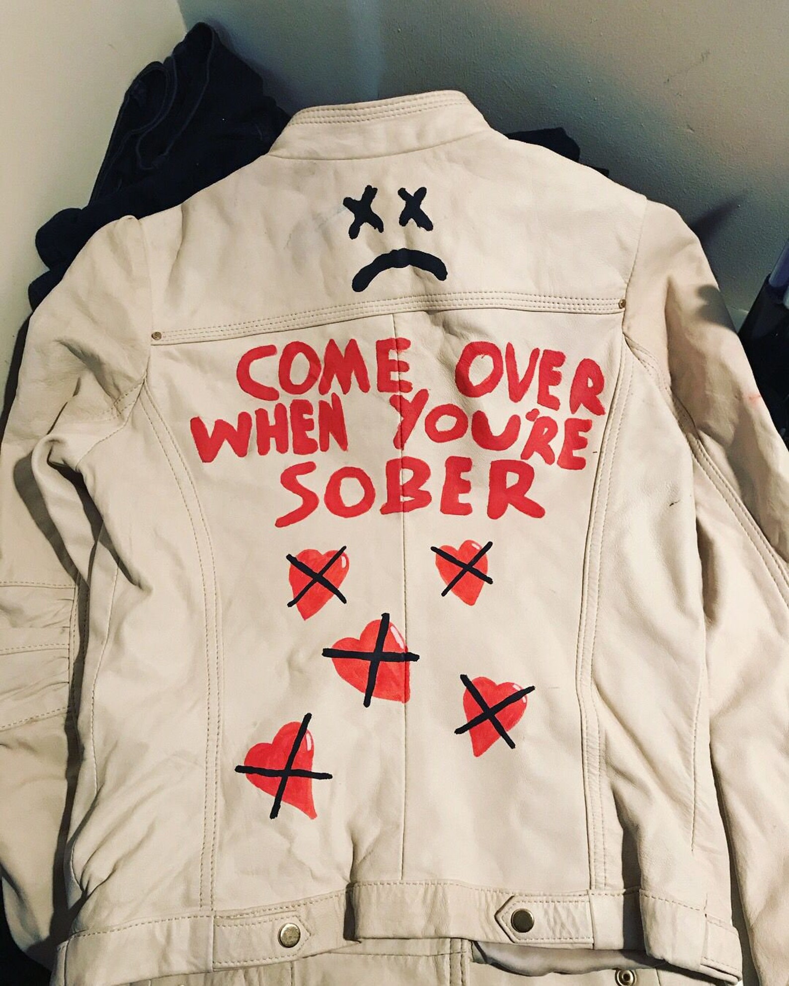 Behind The Scenes Of Come Over When You'Re Sober Instagram - 5vuzmz9