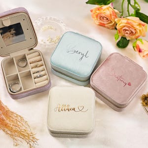 Personalized Jewelry Box Velvet Bridesmaid Gifts Travel Jewellery Box Bridesmaid Proposal Bride Gift Jewellery Storage