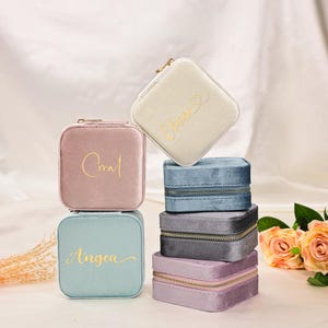 Portagioielli in velluto personalizzato, portagioielli da viaggio personalizzato, portaoggetti in velluto, regalo di compleanno, regalo di anniversario per le donne, regalo per le damigelle d'onore