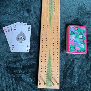 Tablero de cribbage hecho a mano con hojas de helecho reales - shabby chic cottagecore goblincore único juego de cartas amante de la naturaleza