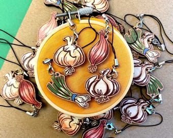 Allium Family Wooden Cellphone Charm