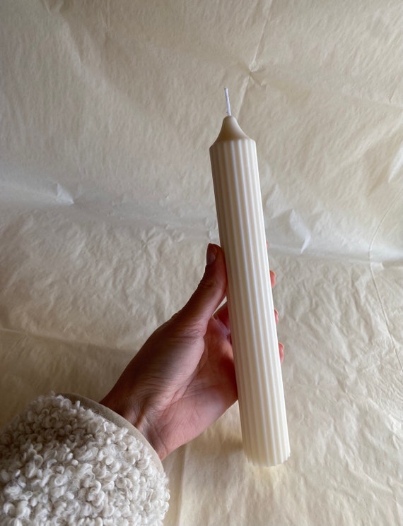 Ribbed Pillar Candle I Gerillte Stabkerze schmal I Standkerze lang I Stumpenkerze I Design I Geschenk I Dekoration I Handmade I Vegan I