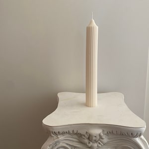 Bougie pilier côtelée I Bougie à bâtonnet étroit I Bougie longue sur pied I Bougie pilier I Design I Cadeau I Décoration I Fait main I Végétalien I