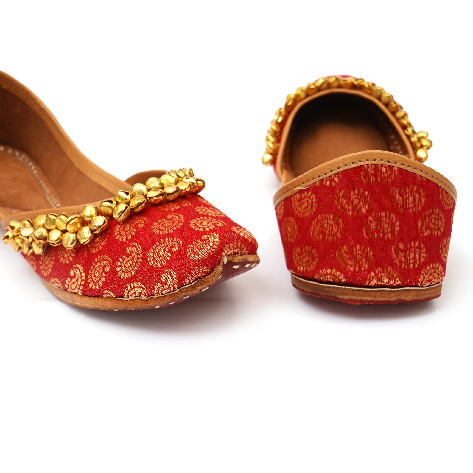 bridal red jutti