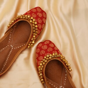 bridal red jutti