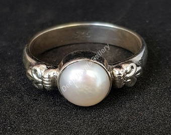 Pierścionek z perłą, srebro próby 925, perła naturalna, kamień urodzinowy czerwca, minimalistyczny pierścionek, pierścionek boho, delikatny pierścionek, ręcznie robiony pierścionek, prezent dla kobiet