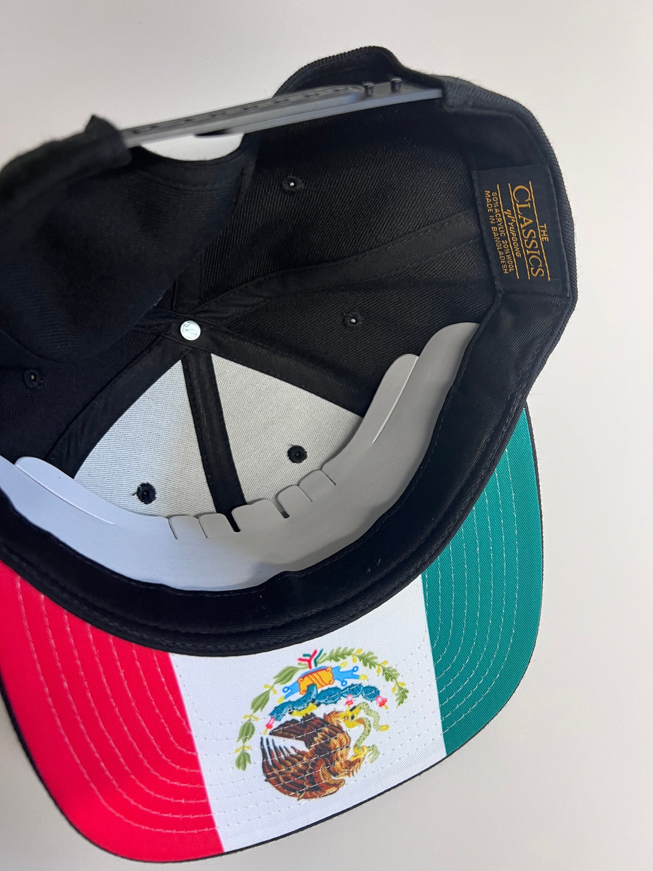 JOCA Gorras - Policía con bandera lateral en yupoong negra