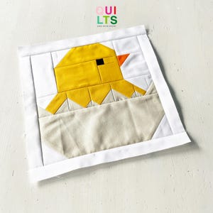 PDF Quilt Block Pattern – Chick in Eggshell – Easter Quilt – Easter Present