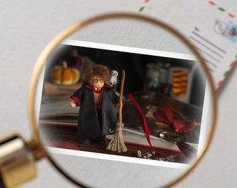 Mini gift card with mini envelope - boy with owl - Dollhouse miniature collectible cards