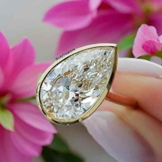 Diagonal Tear Drop Diamond Ring, 15x9 Mm Pear Cut Moissanite
