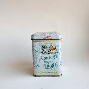 Vintage Italian Gummy Kordofan LEONE box. Tin box of Leone Torino tablets. Vintage Italy collection.